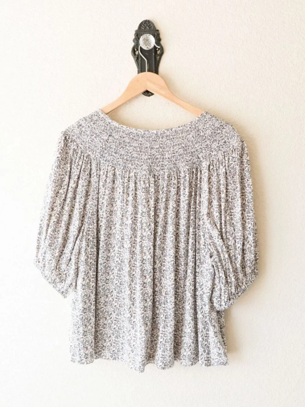 Old Navy Ditsy Floral Smocked Blouse XL Boho Peasant Tassel Tie Puff Sleeve